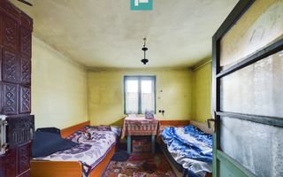 Casă cu teren de 824mp în Pârneava - Poză 6