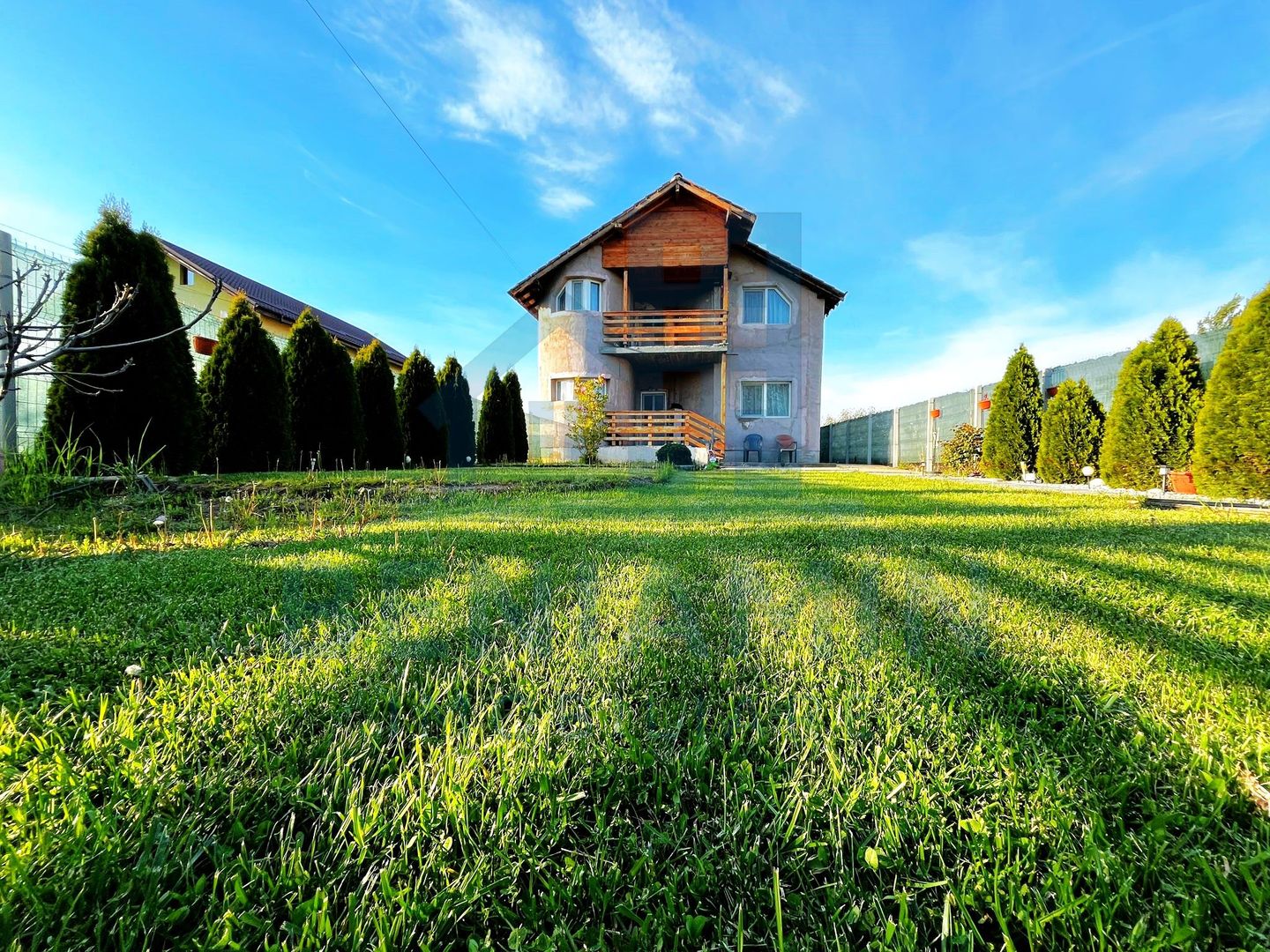 Casa P+1-Toate Utilitatile-3 Dormitoare-2 Bai-680mp Teren-Mobilata - Poză 1