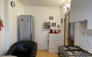 Apartament cu doua camere decomandat, piata Domenii - Poză 7