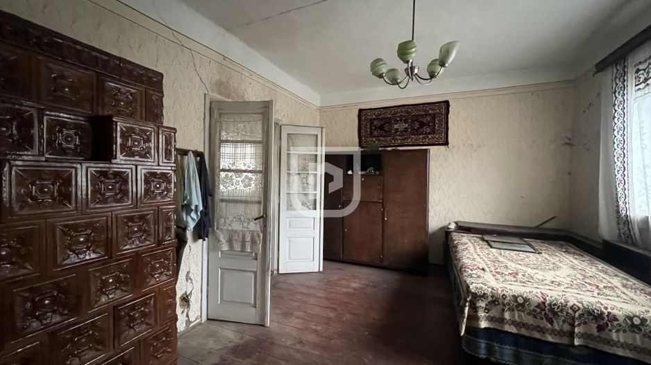 De vanzare casa, atelier fierarie, 4 anexe - 2507 mp in Manastirea Humorului - Poză 5