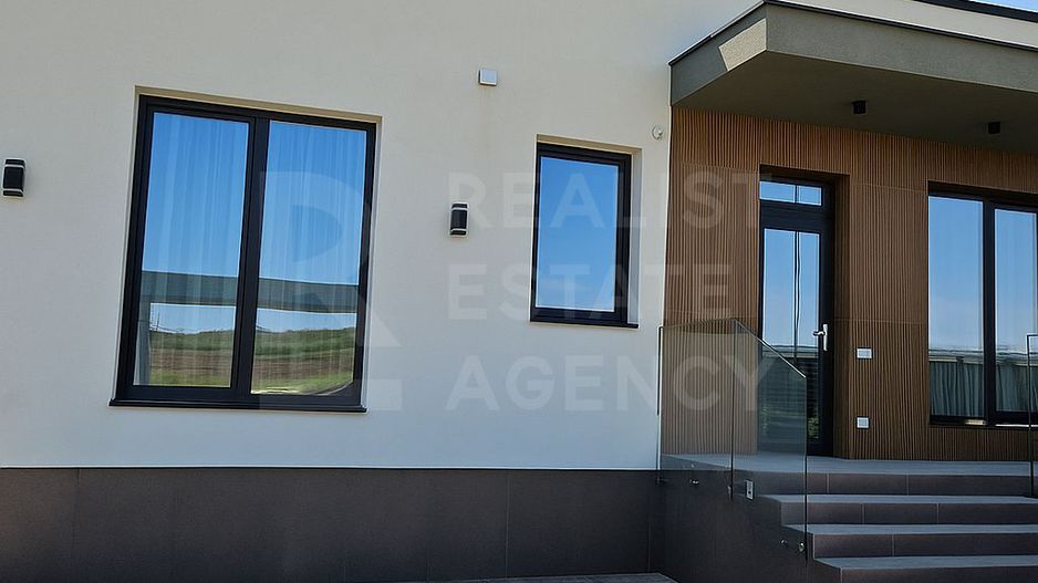 Vânzare, casă, 110 mp + 3 ari, strada Frasinilor, Ialoveni - Poză 1