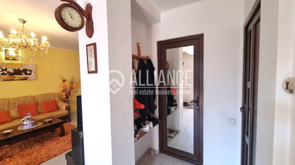 Brătianu Constanta(COD 07) Vila -  P+1+M cu 7 camere - Poză 2