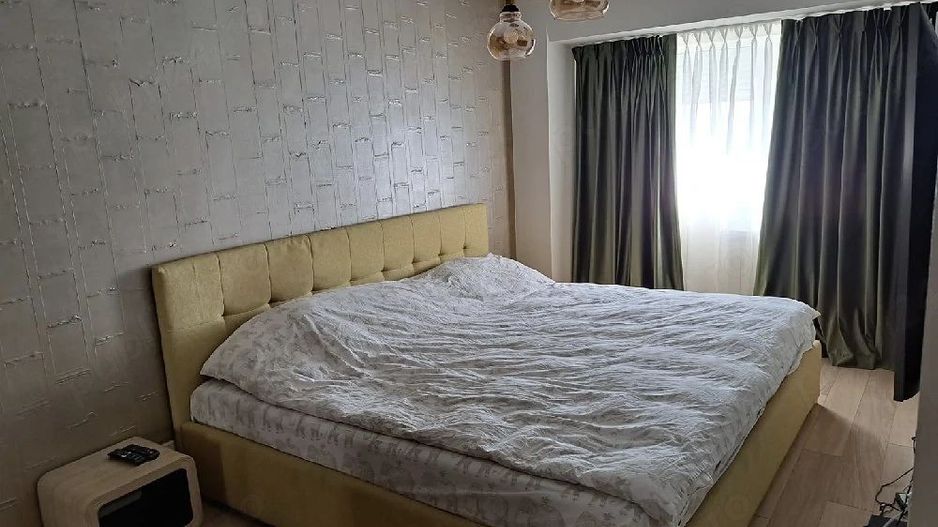 Apartament Piata Victoriei // Bloc BCR - Poză 2