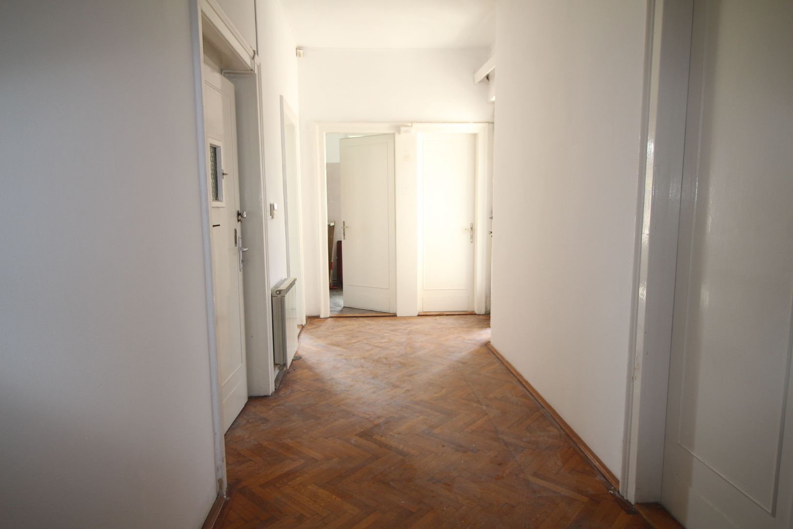 APARTAMENT IN VILA - Poză 9