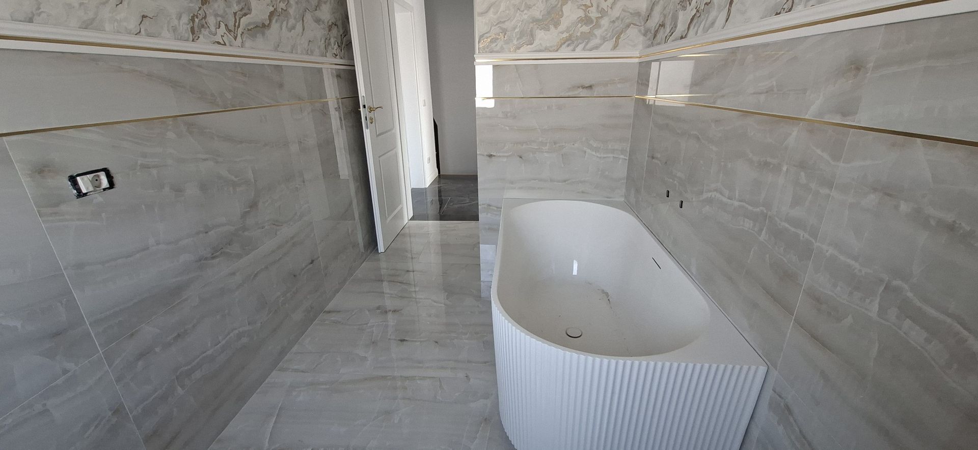 Duplex spatios cu garaj si pereti dublii - Poză 21