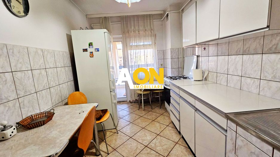 Apartament 3 camere, 75 mp utili, etaj 1, ultracentral - Poză 3