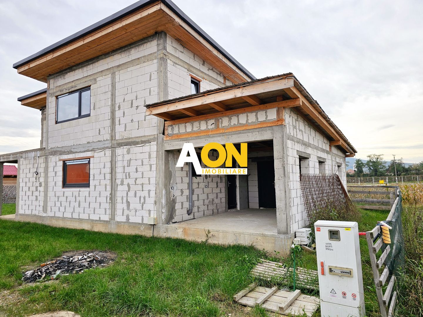 Casă Modernă P+1, Garaj, Teren 600 mp, Ighiu (10 km de Alba Iulia) - Poză 1