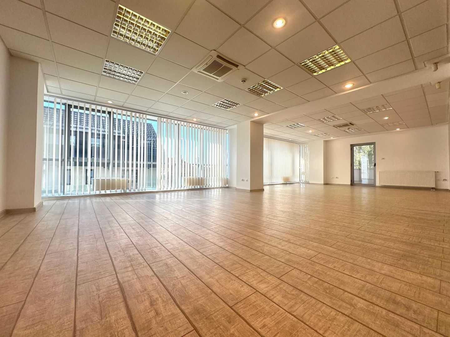 Spațiu birouri open space, 120 mp - Poză 2