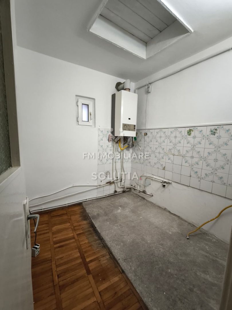 Casă de vânzare | 2 min de Centrul Vechi | garaj | curte proprie - Poză 8