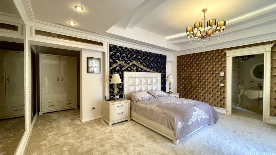 Impressive Villa *1500 SQM usable* 2613 SQM land / Open to the lake - Poză 43