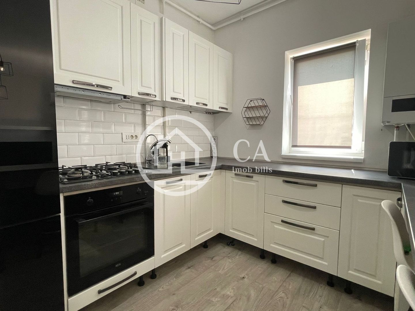 Apartament cu 3 camere de vanzare in cartierul Luceafarul, Oradea - Poză 9