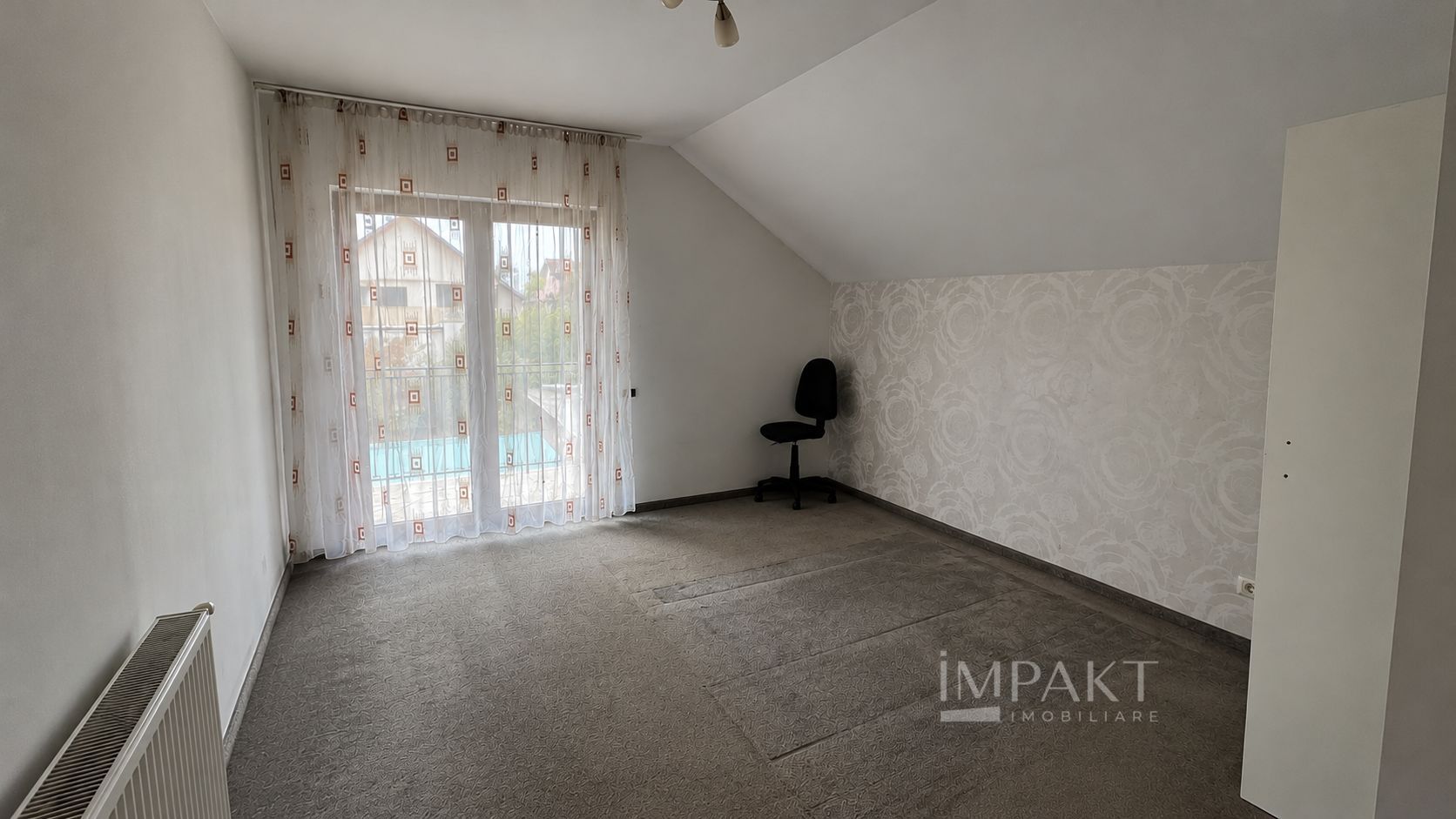 Casă tip duplex cu 5 camere, 2 băi, terasă și 4 locuri de parcare - Poză 14