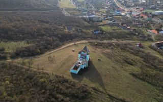 Castel cu vedere panoramică pe dealul Șiriei - Poză 11