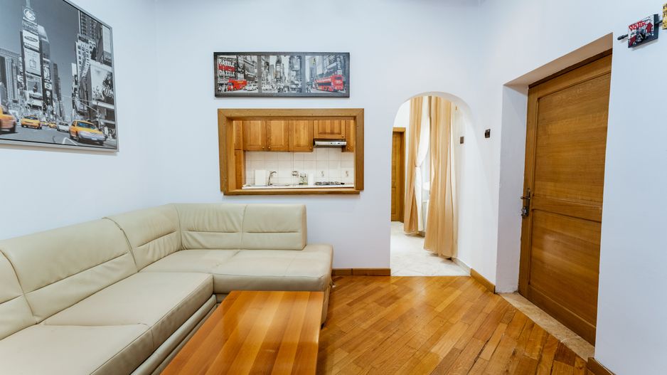 Apartament ultracentral de închiriat - Poză 1