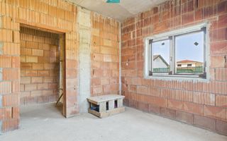 Casă la roșu  pe parter - Moșnița Veche - Poză 10