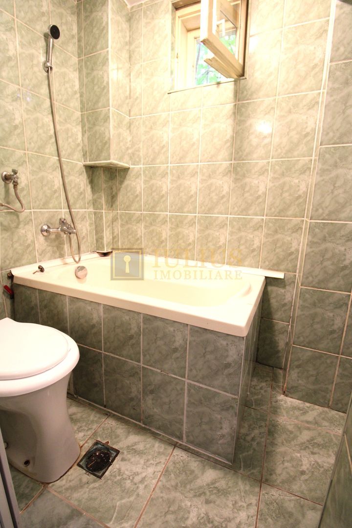 2 camere la curte intr-o zona linistita in Cetatii - Poză 10