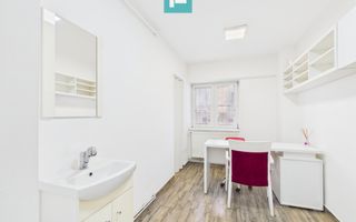 Spațiu Manichiură în salon - Poză 1