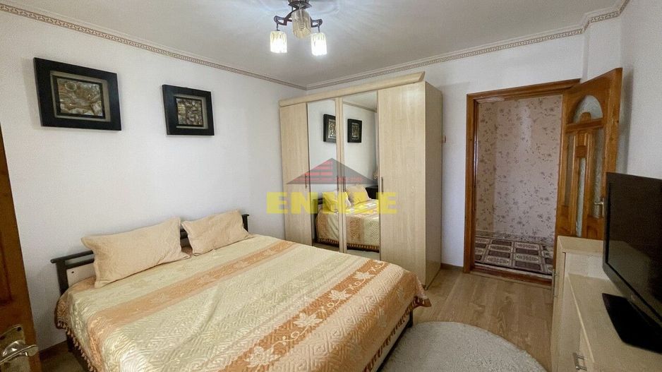 Apartament cu 4 camere de închiriat, etaj 3 - Poză 2