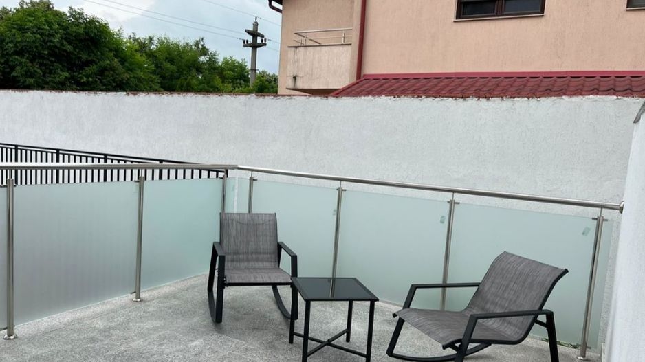 AP. 2 CAMERE STRAULESTI, CURTE 55 MP, INCALZIRE PARDOSEALA, PARCARE - Poză 2