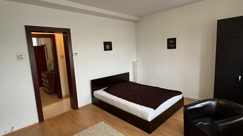 Apartament cu 3 camere | Popa Tatu | Semidecomandat - Poză 3