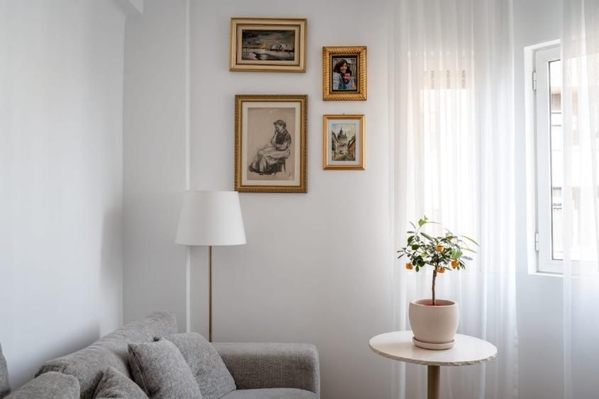 Apartament superb 4 camere. Piața Romană, 100 mp, vedere parc - Poză 1