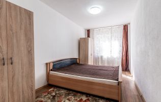Apartament cu 3 camere, etaj 1 + loc de parcare zona Fortuna