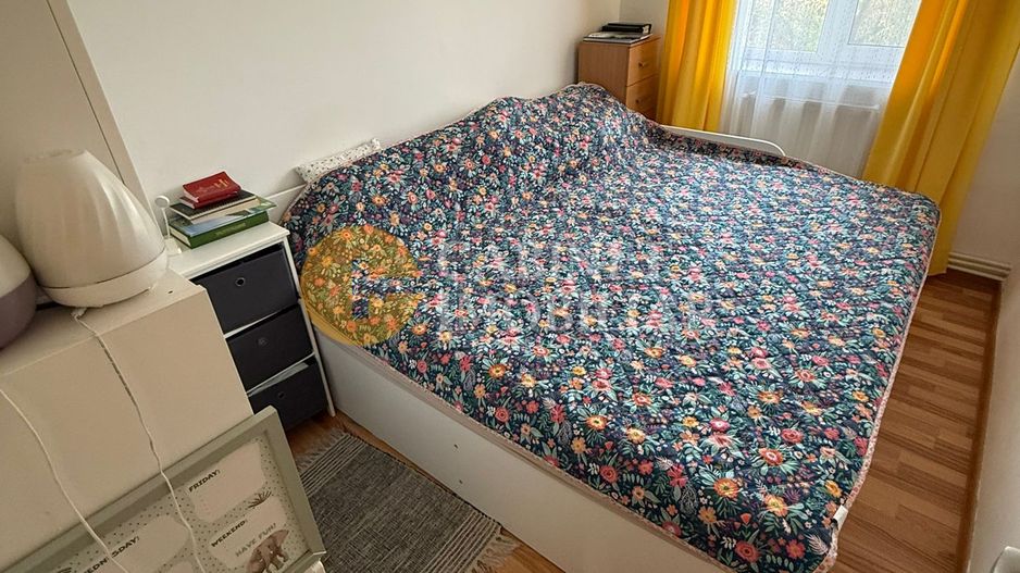 3 Camere Decomandat - Etaj 2  - Zona Galata/ Biserica Galbena - Poză 1