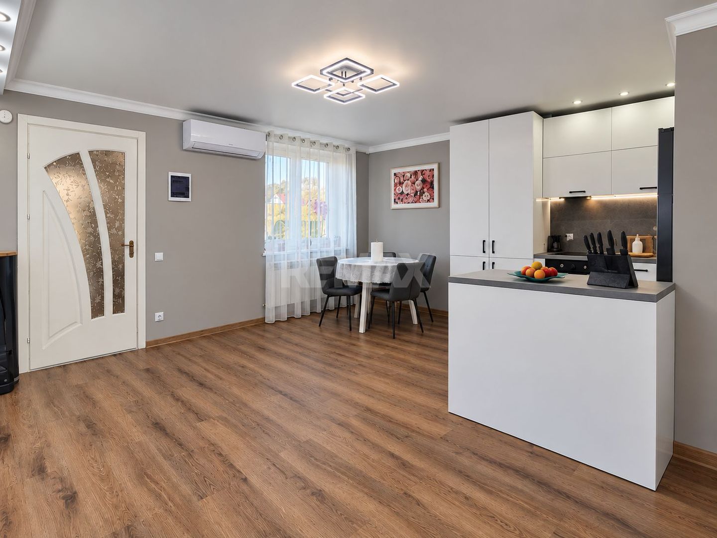 CASĂ TIP DUPLEX ÎN SÎNGERA | 220 m² | 4 DORMITOARE | 6 ARI - Poză 20