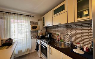 Apartament de 3 camere | de vanzare | Parcare inclusa - Poză 2