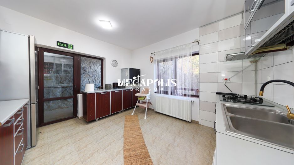 Pensiune/Vilă de vânzare în Bran | 8 camere | 180 mp - Poză 24