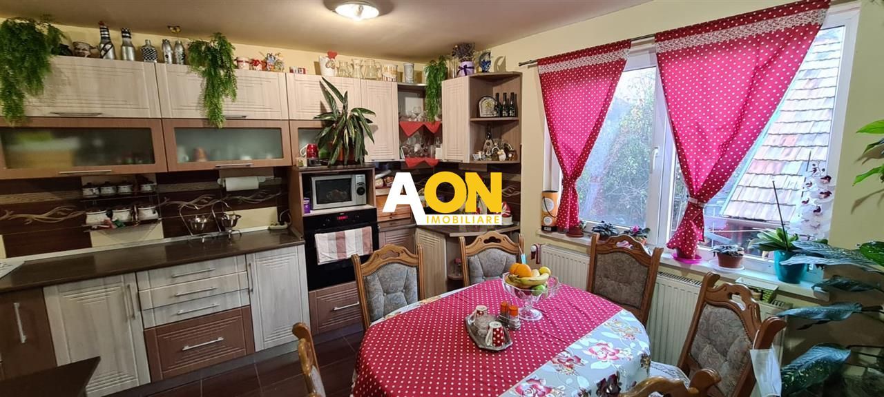 Casa de vanzare, Ultracentral, Pretabil Pensiune/Birouri/Cabinet - Poză 1