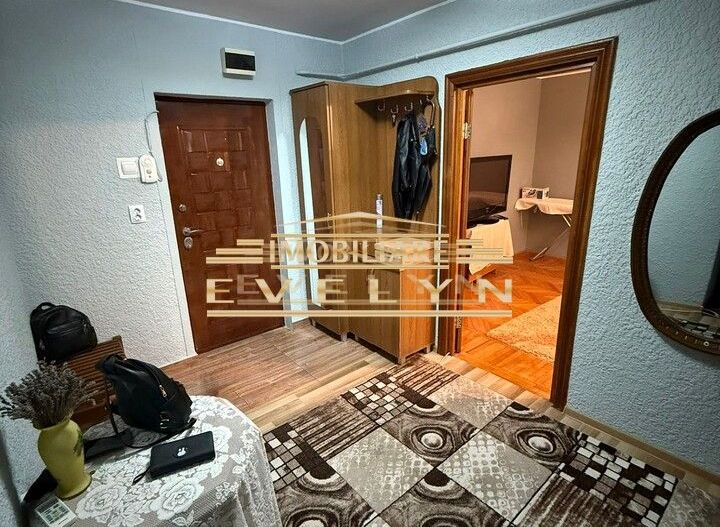 De vânzare apartament 3 camere – zona Pietonalul Transilvaniei (Piata Mare) - Poză 3