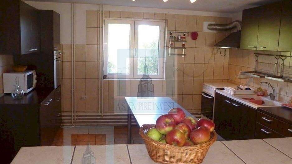 Pensiune 17 camere - zona Bran - Poză 9