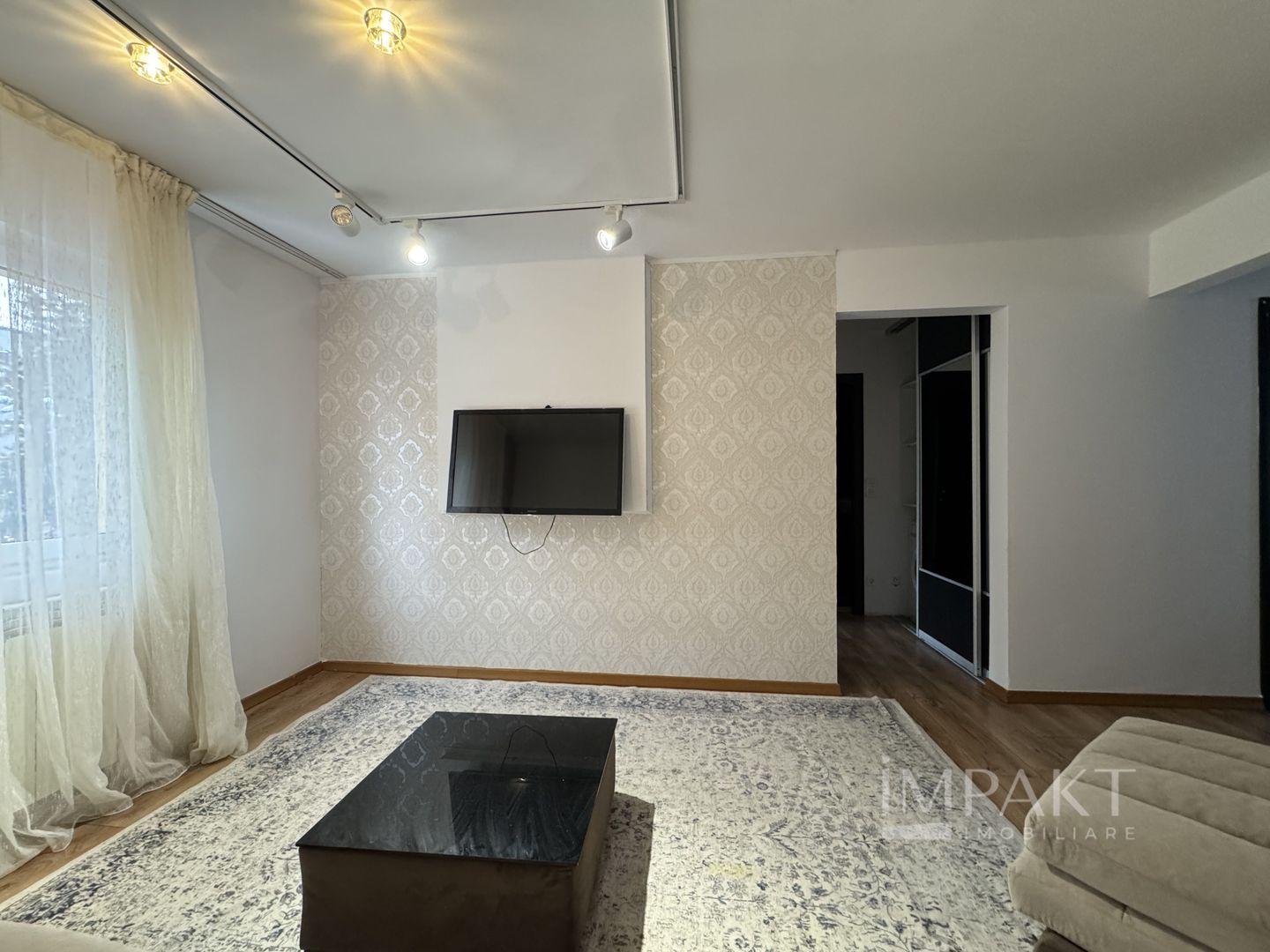 Apartament modern 3 camere zona manastur la prima închiriere - Poză 1