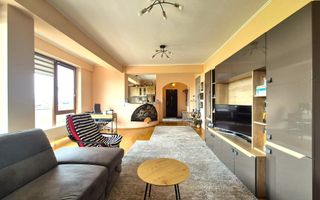 Tractoru, zonă liniștită de case, apartament spațios 3 camere cu garaj - Poză 1