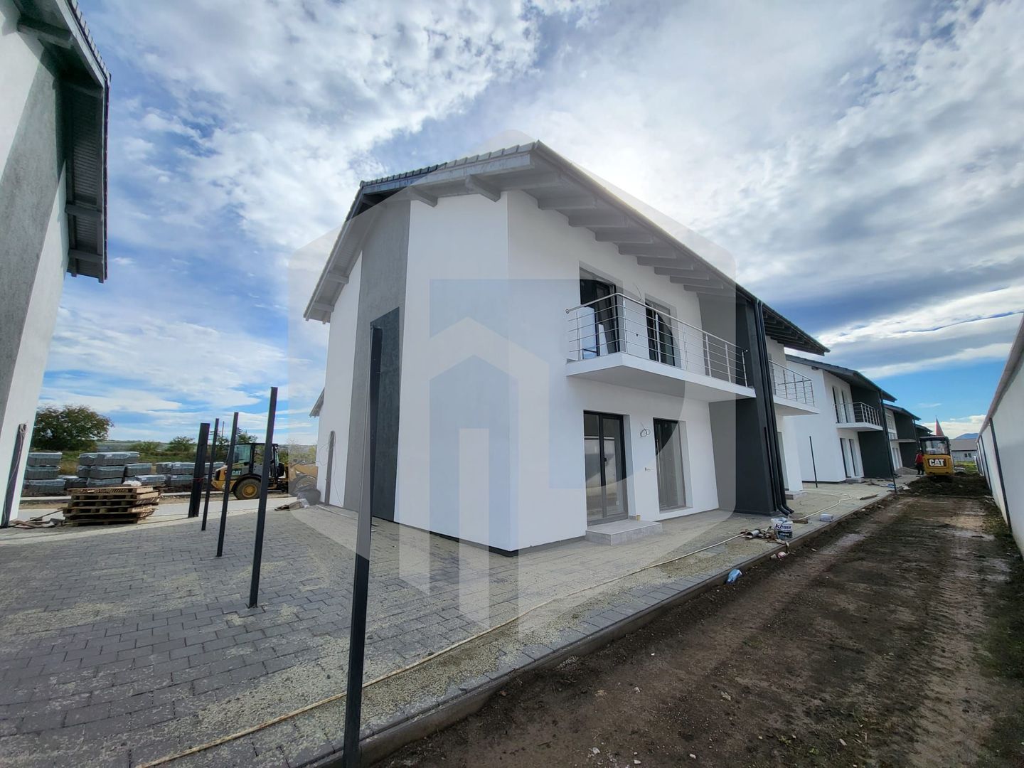 Duplex | 4 Camere + Gradina proprie | 106mpu | Selimbar | 0% Comision - Poză 1