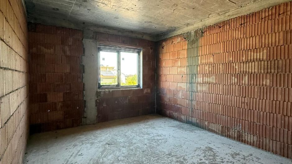 Casa individuala- 3 dormitoare - teren mare -Dumbravita - Poză 10