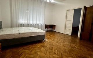 Casa Ultracentral singur ï¿½n Curte - Poză 3