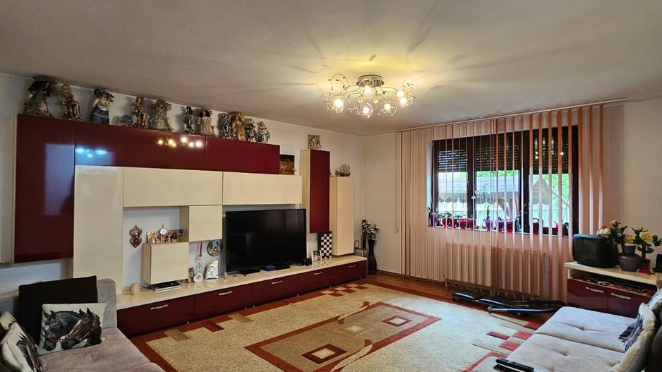Casa- Str Tismana, zona Spitalul nr 1 - Poză 4
