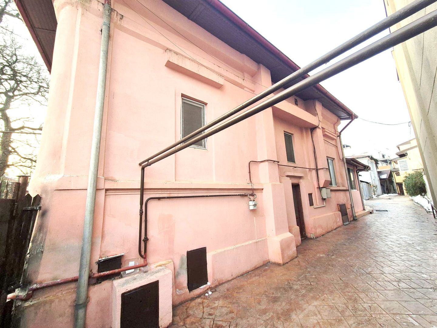 Casa de vanzare pretabila locuinta sau afacere | 13 Septembrie - Poză 1