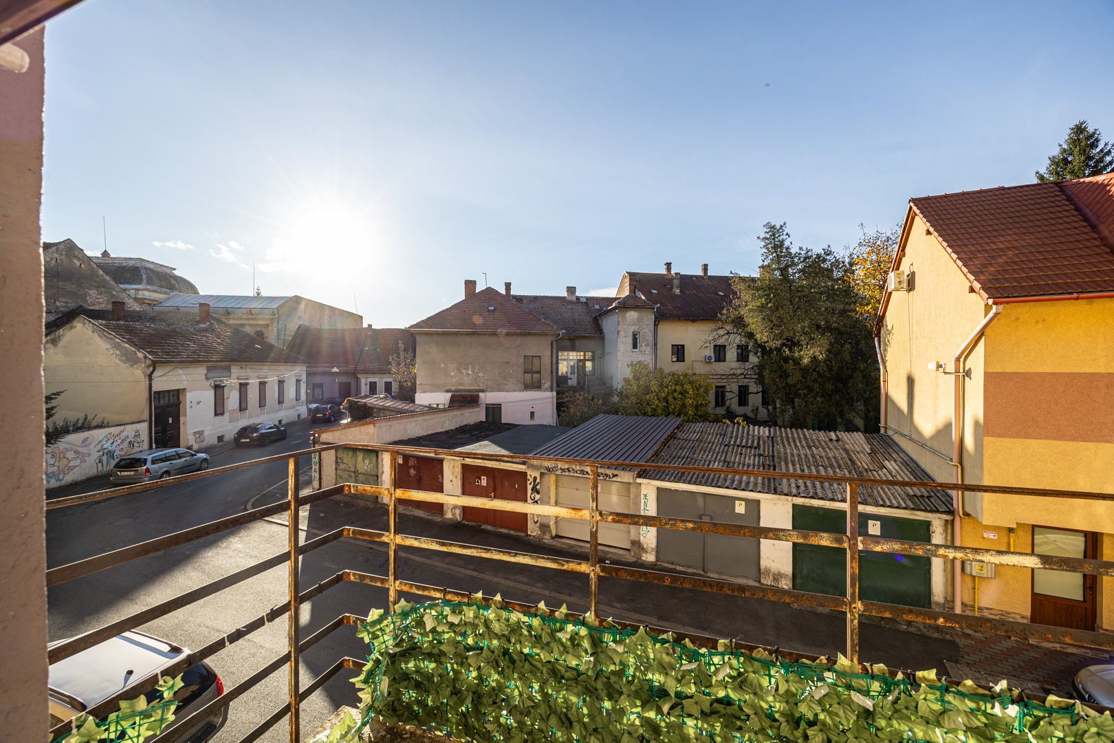 Apartament 4 camere semidecomandat, ultracentral, etaj 1 - Poză 1