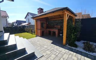 Casa Sibiu, intrare Selimbar, garaj, pivnita, curte mare - Poză 4