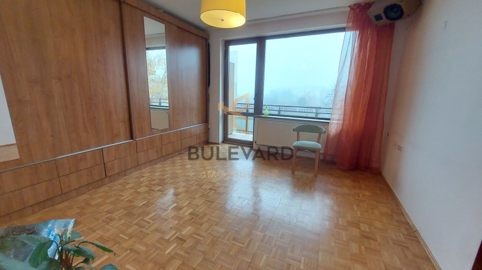 Apartament cu 3 camere decomandate, zona Pietii Hermes! - Poză 2