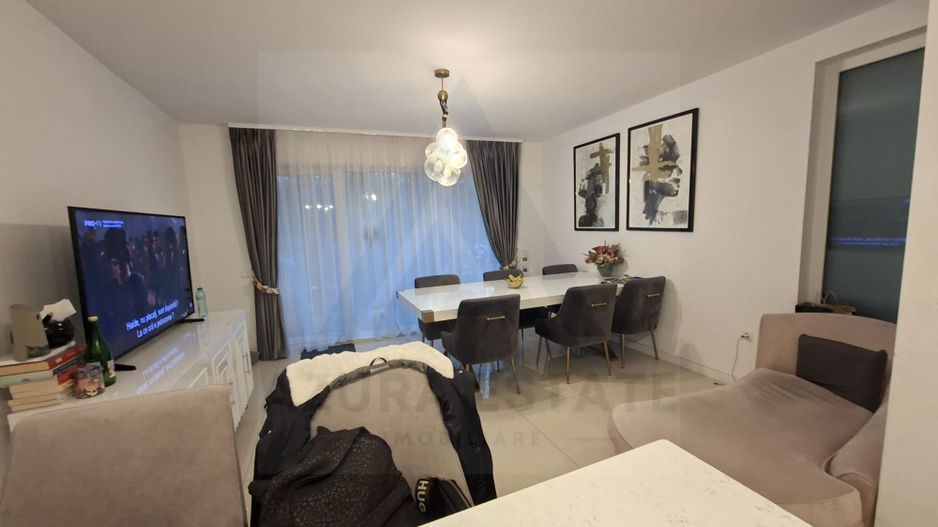 Casa moderna cu 6 camere terase 50 mp si curte in Parcul Sub Arini - Poză 6