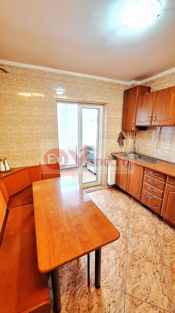 De inchiriat apartament  renovat cu 3 camereTiglina 3, 500 E - Poză 2