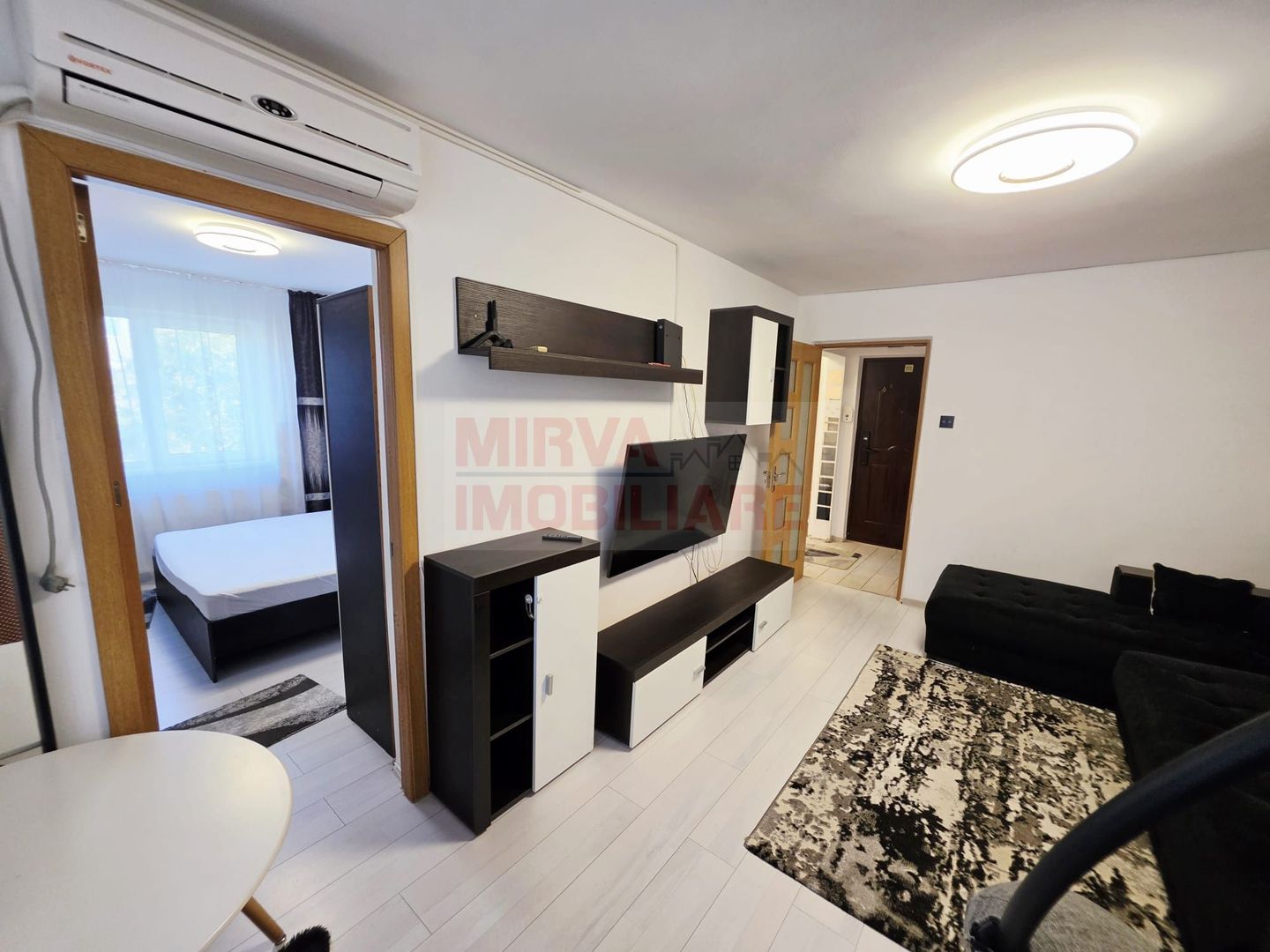 Apartament 3 camere decomandat | zona Baraolt | Mobilat si utilat - Poză 3