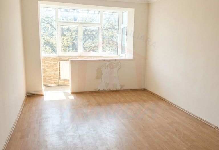 Vanzare apartament 3 camere, Mazepa 1, 61 mp, 75.000 EURO - Poză 1