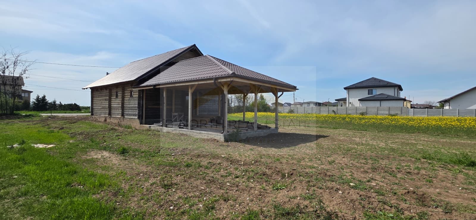 Cabana de vânzare din lemn masiv Mihăilești | 400 mp teren -Potențial investiție - Poză 3