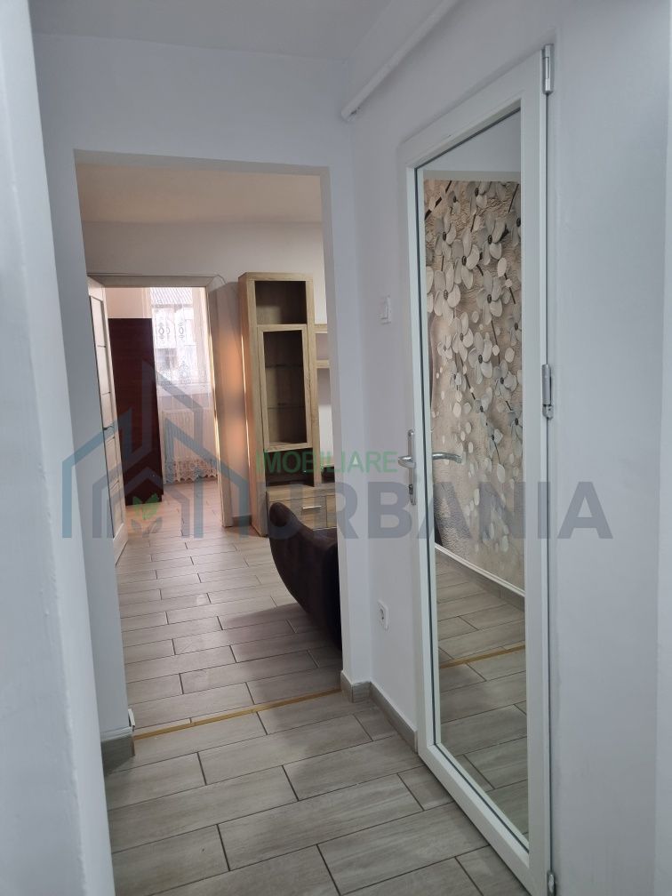Apartament 3 camere, renovat complet, mobilat și utilat, lângă Colegiul Național „Mihail Sadoveanu” din Pașcani, cu pod pe toată suprafața - Poză 2
