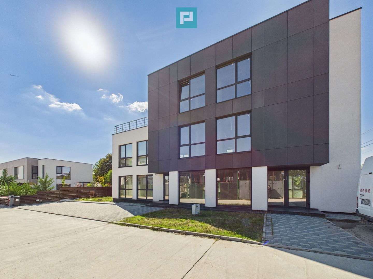 Clădire multifuncțională P+2 și 12 locuri de parcare - Corbeanca - Poză 1